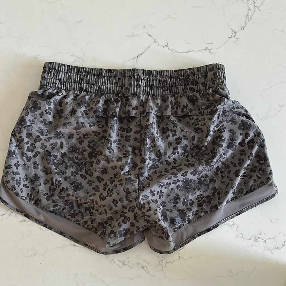 Athleta Mesh Racer Run Mid Rise Short, 4” - Picture 2 of 7